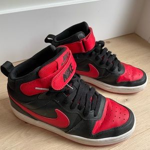 Nike Kids Grade School Borough 2 ,Size 4.5, Sneaker, runner, Basketball, Leather